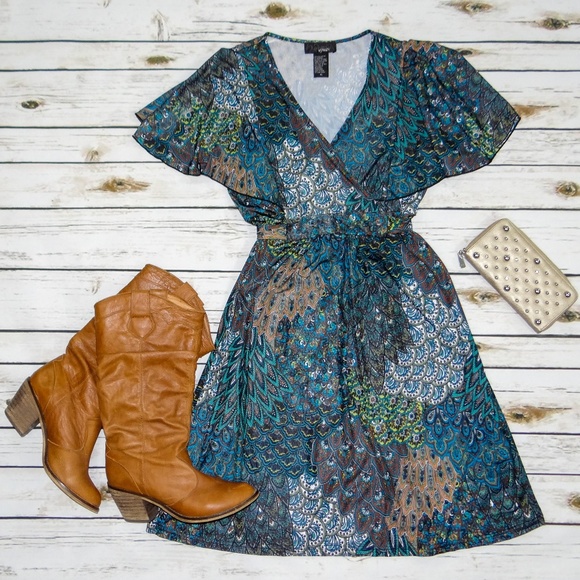 Hypnotik Dresses & Skirts - Hypnotik bell sleeved dress